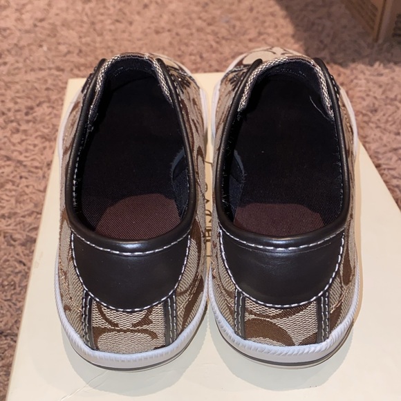 COACH - Bev Signature C Tan Sneakers - Picture 5 of 7